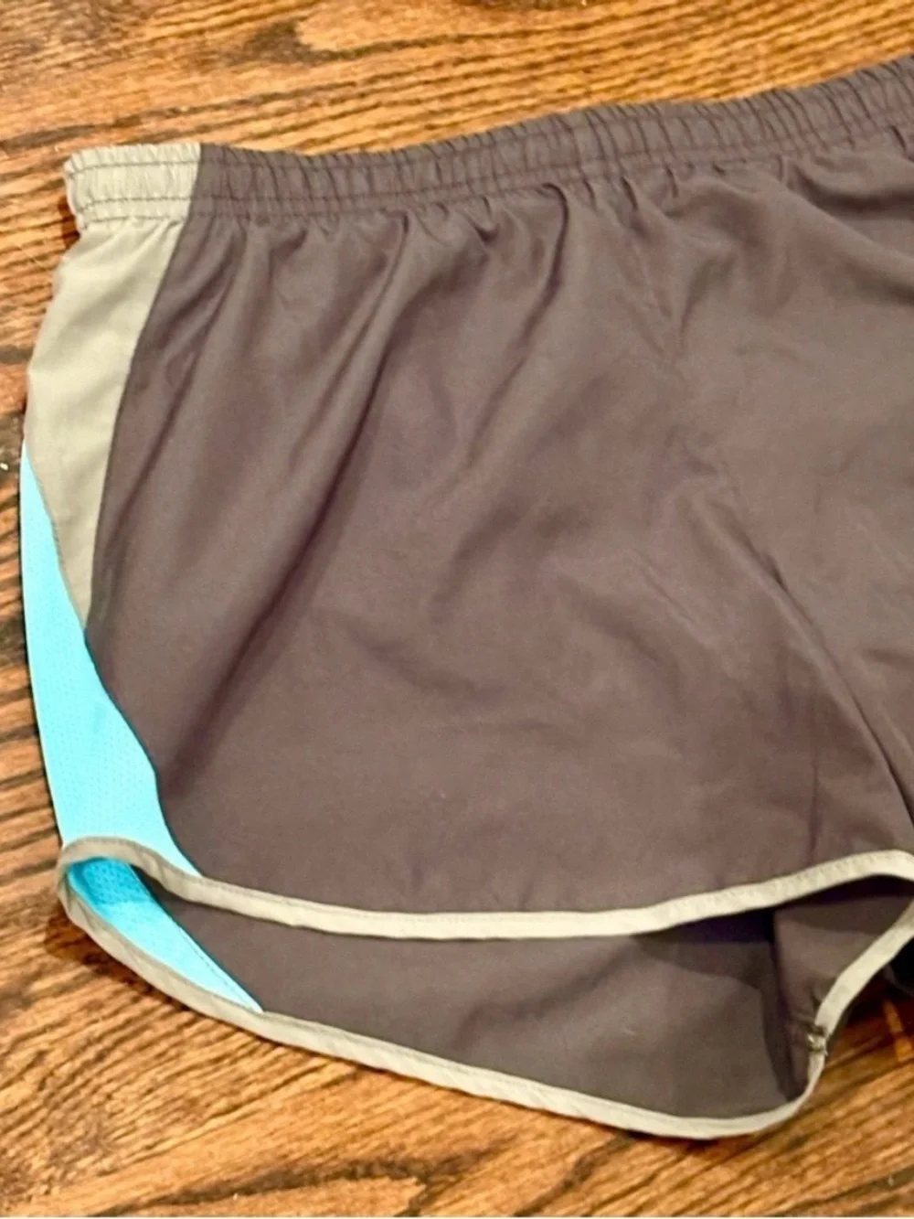 Nike Dri-Fit Women’s Tempo Running Shorts Size S Gray Turquoise Blue Mesh